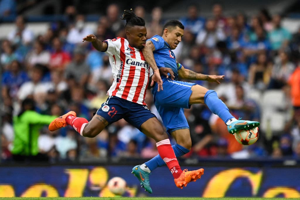 Ricardo Chávez, con un gol sobre el final del primer tiempo, le dio la victoria al Atlético de San Luis por 0-1 sobre el Cruz Azul en el Estadio Azteca.
