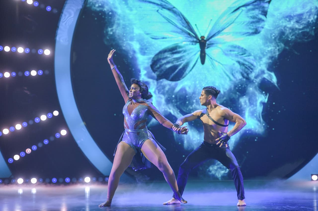 Dayanara dijo estar en shock por el baile que realizó la intérprete, que en esta gala también cantó.