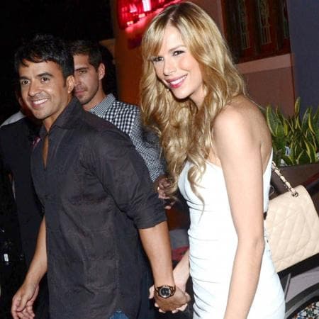 En su cuenta oficial de Facebook, el puertorriqueño Luis Fonsi reveló que se había casado con la modelo española Águeda López en septiembre de 2014.