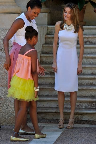 "Los contribuyentes también costearon el alojamiento por separado para un perro y su cuidador", dijo el grupo "Judicial Watch".