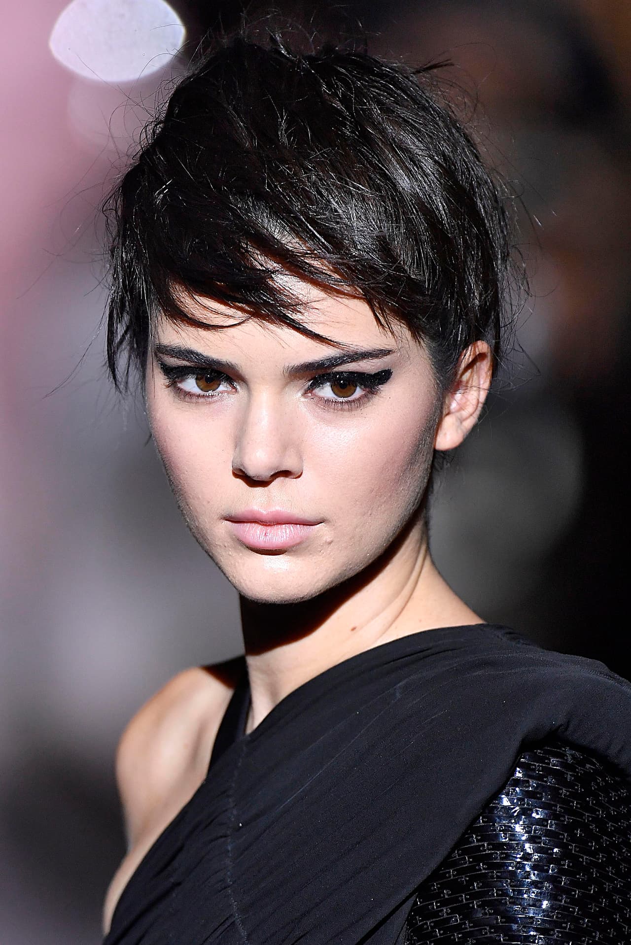 Kendall Jenner lució espectácular durante la paserela.