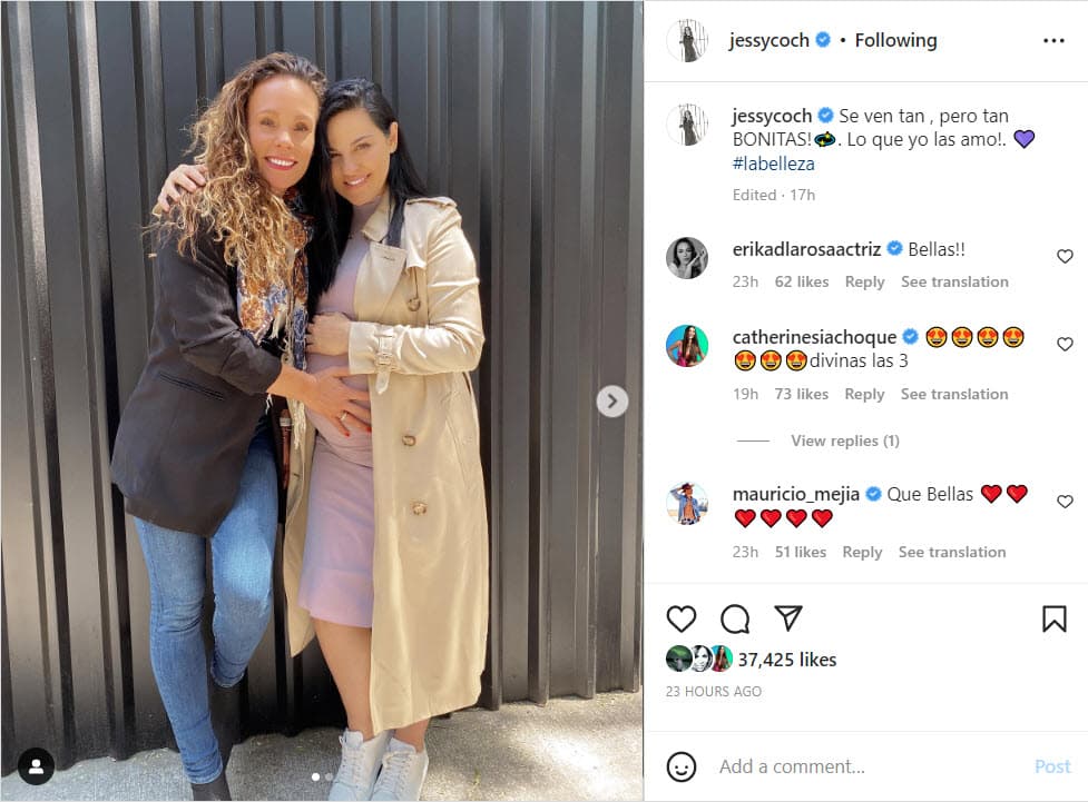 Maite Perroni posó mostrando su pancita de embarazo junto a Jessica Coch