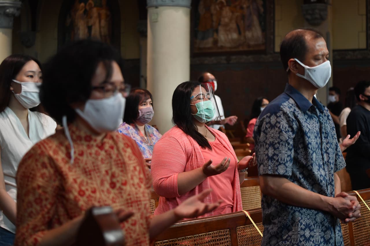 <b>Alto riesgo:</b> Asistir a un evento religioso con más de 500 personas