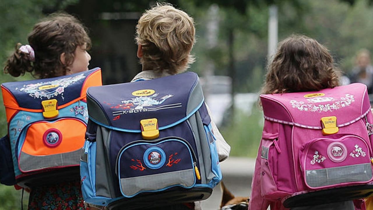 Esto es lo que debes enseñarle a tu hijo para evitar que sea víctima de un secuestro de camino a la escuela