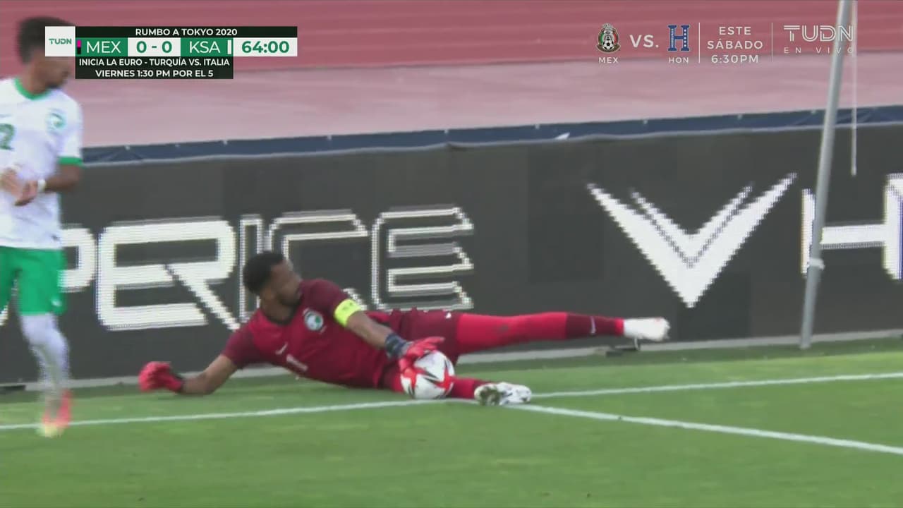 ¡‘Canelo’ es el más peligroso! Media vuelta de Angulo que Saleh desvió