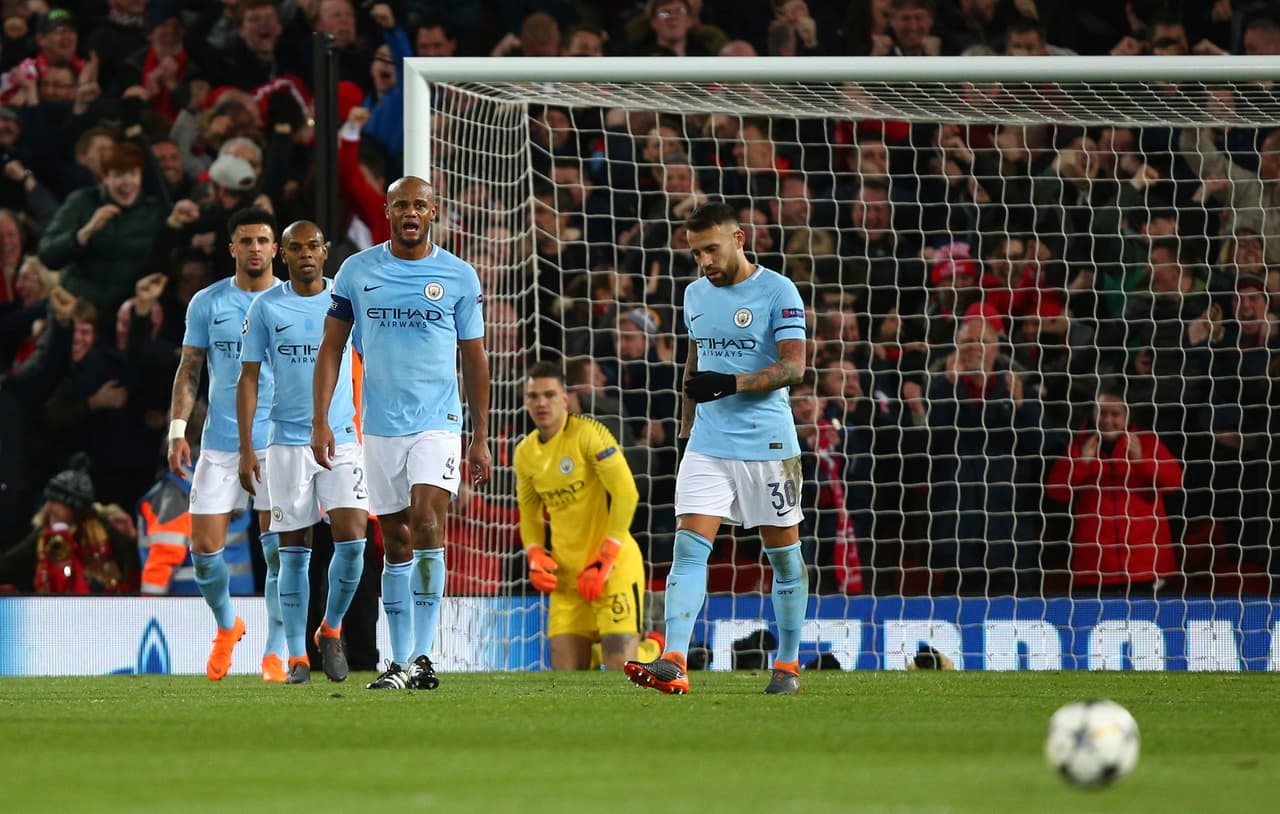 Manchester City se veía perdido en la cancha y veía cómo de a poco se alejaban sus opciones de seguir vivo en Champions League.