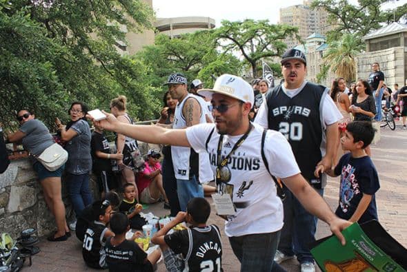 Photos: Spurs Championship Parade 2014