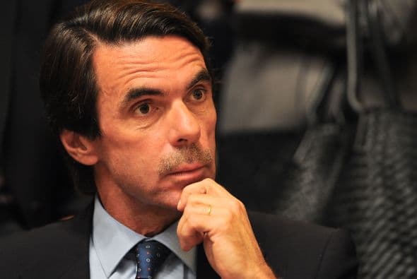 Su gestión fue severamente criticada por culpar al grupo terrorista ETA de los ataques de marzo de 2004 en estaciones de trenes de Madrid, mientras que había sido perpetrado por extremistas islámicos. Además será recordado como uno de los que llamó en varias ocasiones al calentamiento global "una nueva religión".