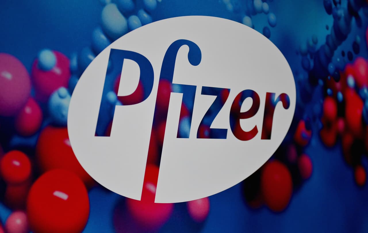 La vacuna de Pfizer también funciona para todos los grupos de edad adulta, grupos étnicos y personas con condiciones médicas subyacentes, como diabetes, obesidad e hipertensión arterial.