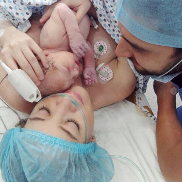 <b>Naidelyn Navarrete debutó como mamá</b> el pasado 1 de septiembre a sus 28 años. La pequeña 
<b>Isabella</b> es producto del amor entre la actriz y su pareja el también actor 
<b>David Anguiano</b>.