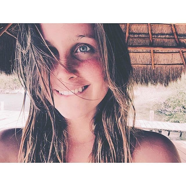 Esta fue la última foto que compartió el actor de Natasha, su amor era evidente al escribir “Hoy te cuento de ella. Pedazo de mujer que no pasa los 1.60m sin embargo es ENORME, fusión perfecta de timidez y anonimato que a mí me ha logrado asombrar es de esos tesoros que en esta vida, uno tiene la fortuna de encontrar”.