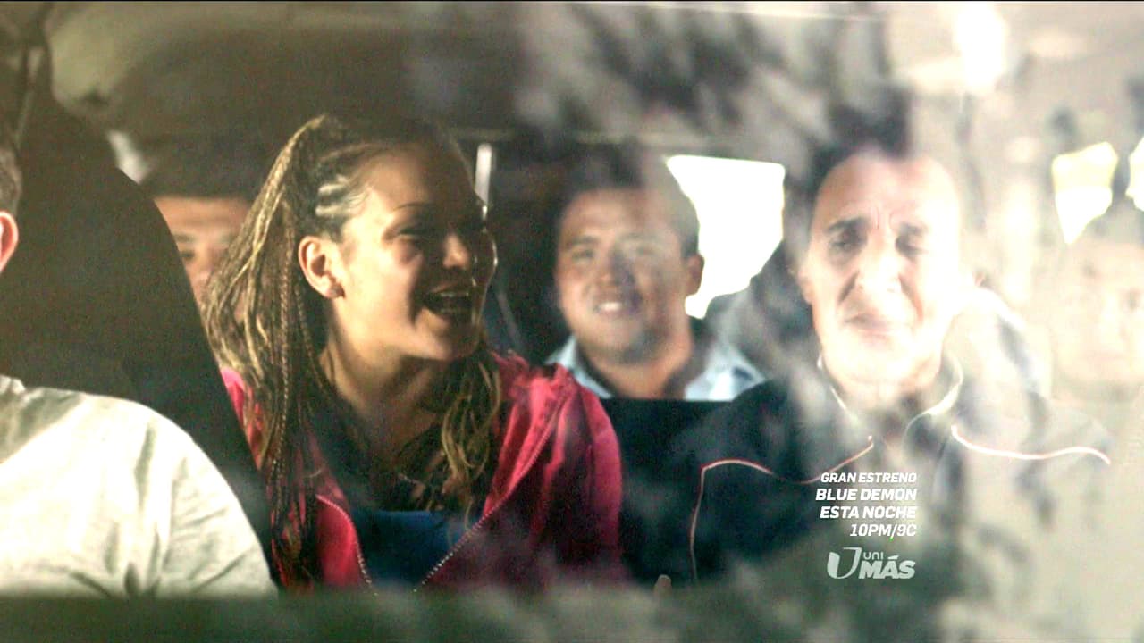 Su pasión es la música y está decidida a convertirse en una gran estrella.