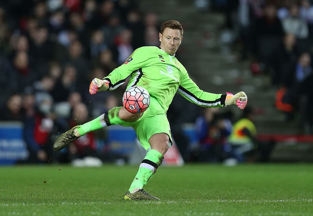 Se confirmó la llegada del arquero David Martin, proveniente del Espanyol, al West Ham United.