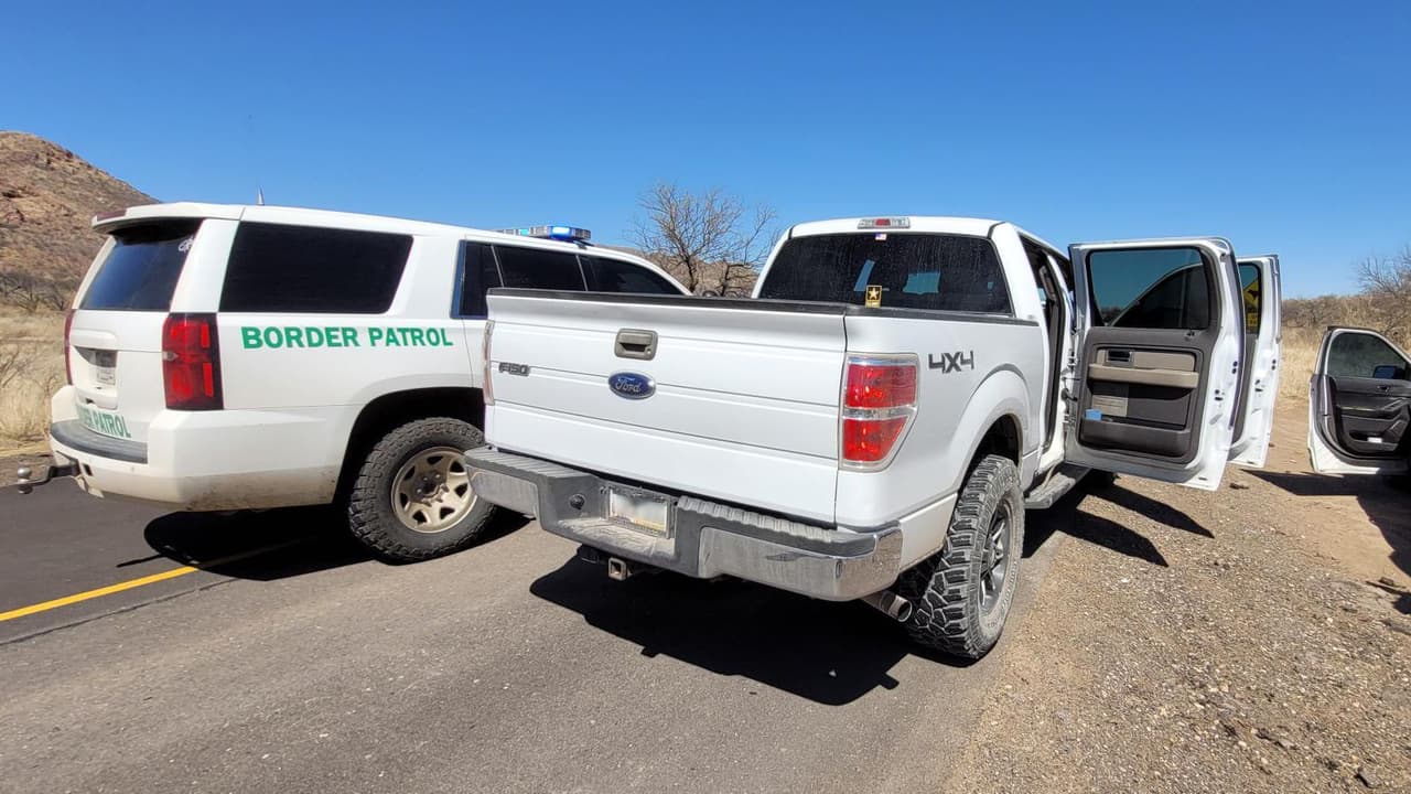 Todos los involucrados fueron arrestados sin incidentes. "Las organizaciones de traficantes continúan reclutando menores vulnerables a través de las redes sociales", indicó la Patrulla Fronteriza.