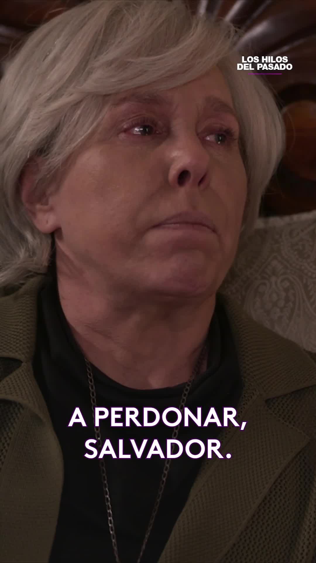 Salvador descubre que embarazó a Carolina