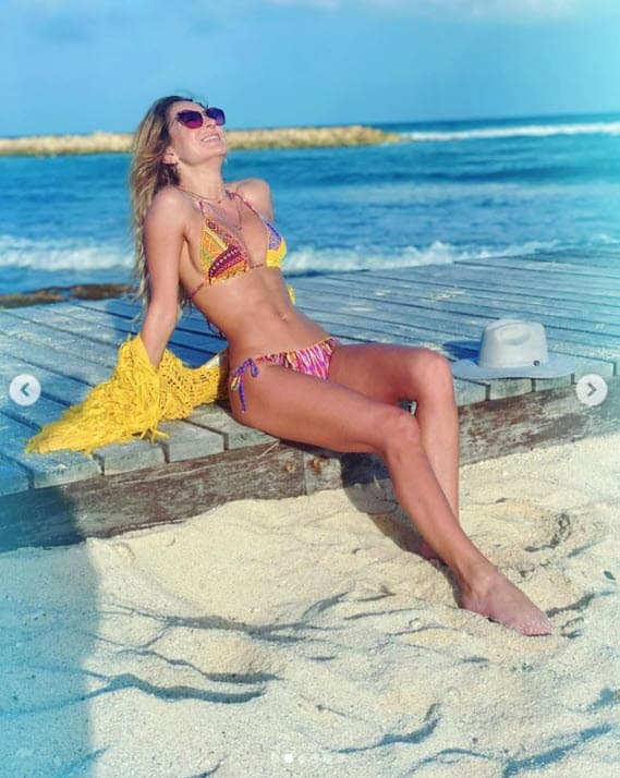 Geraldine Bazán se dirigía a playas mexicanas, donde su "alma gemela" demostró el talento que tiene para la fotografía haciéndole un 'shooting' en bikini con el mar de escenario.