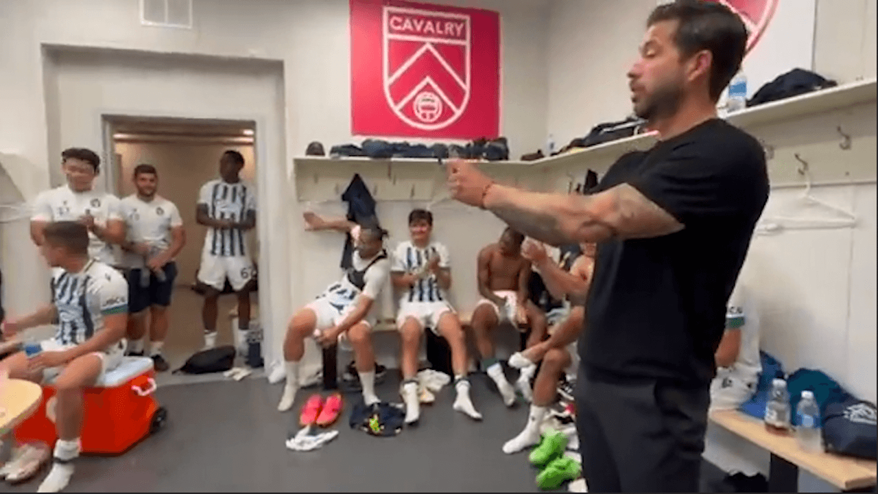 ¡Motivación a tope! Técnico mexicano paga 300 dólares por gol