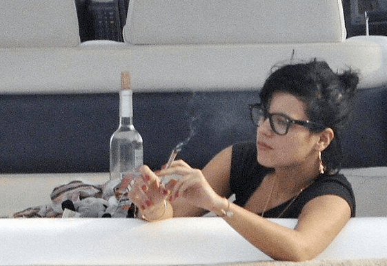 La británica Lily Allen es otra consumidora que sería hasta mejor amiga de Rihanna.