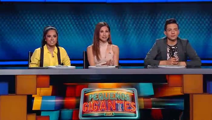 <b>Becky G </b>acompañó a 
<a href="https://www.univision.com/shows/pequenos-gigantes/bianca-marroquin-es-juez-de-pequenos-gigantes#rel">Bianca Marroquín</a> y Luis Coronel en el panel de jueces.