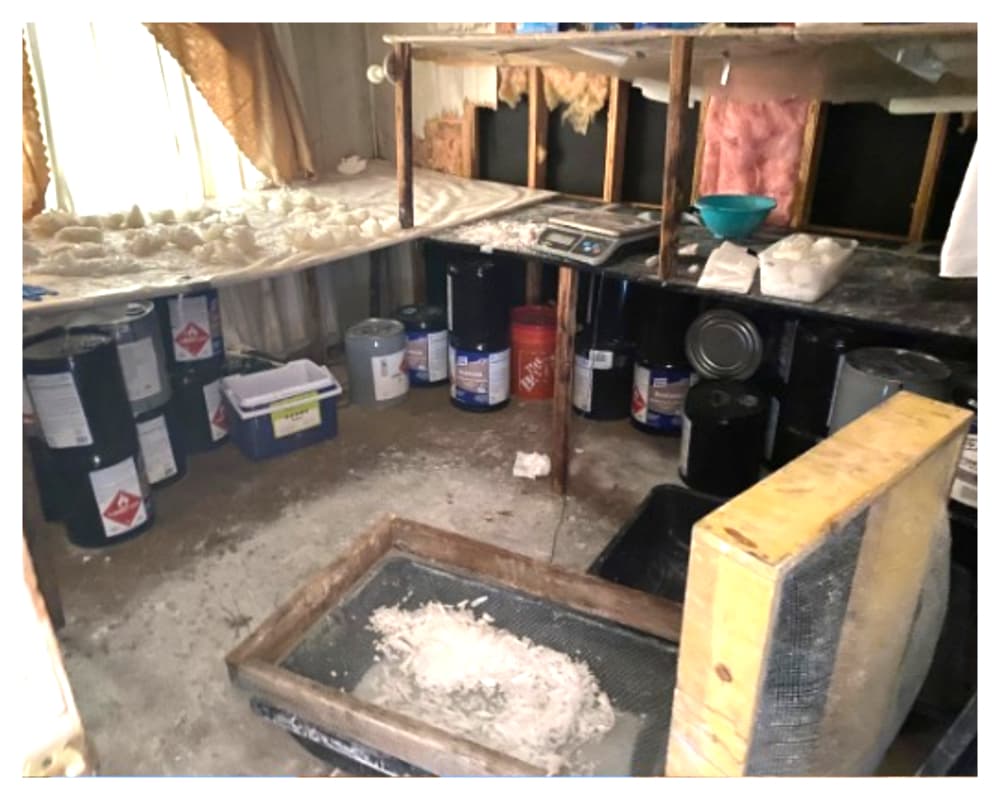 La Oficina del Sheriff del Condado de Kern junto con el FBI y más agencias realizaron la desmantelación de un laboratorio clandestino en el Condado de Kern.