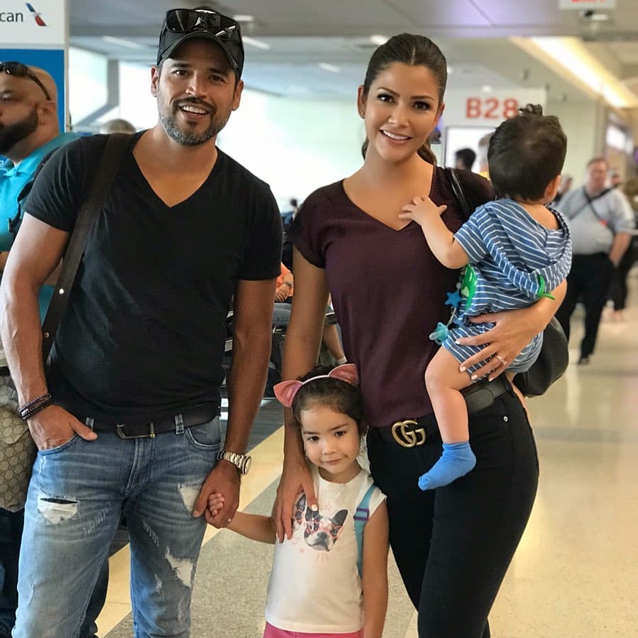 En una sesión de preguntas y respuestas que público en un video en Facebook, Ana Patricia se sinceró con sus fans y les contó que su esposo, Luis Carlos, no estaba muy convencido del cambio debido al horario, pero la pareja acordó aceptar lo que le hace feliz a la persona que ama y la ha apoyado incondicionalmente.