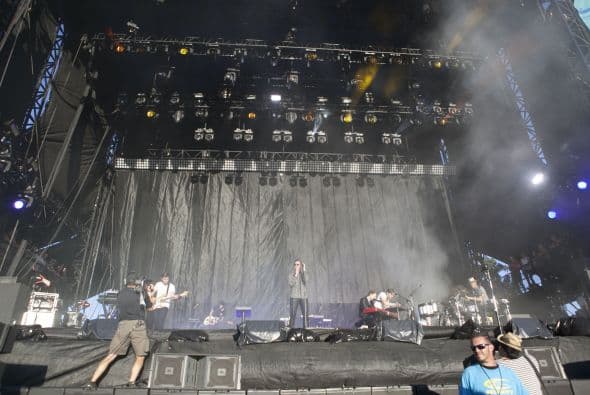 Mark Foster y los demás integrantes de la banda de indie rock Foster the People interpretaron sus mayores éxitos en el Austin City Limits este viernes.