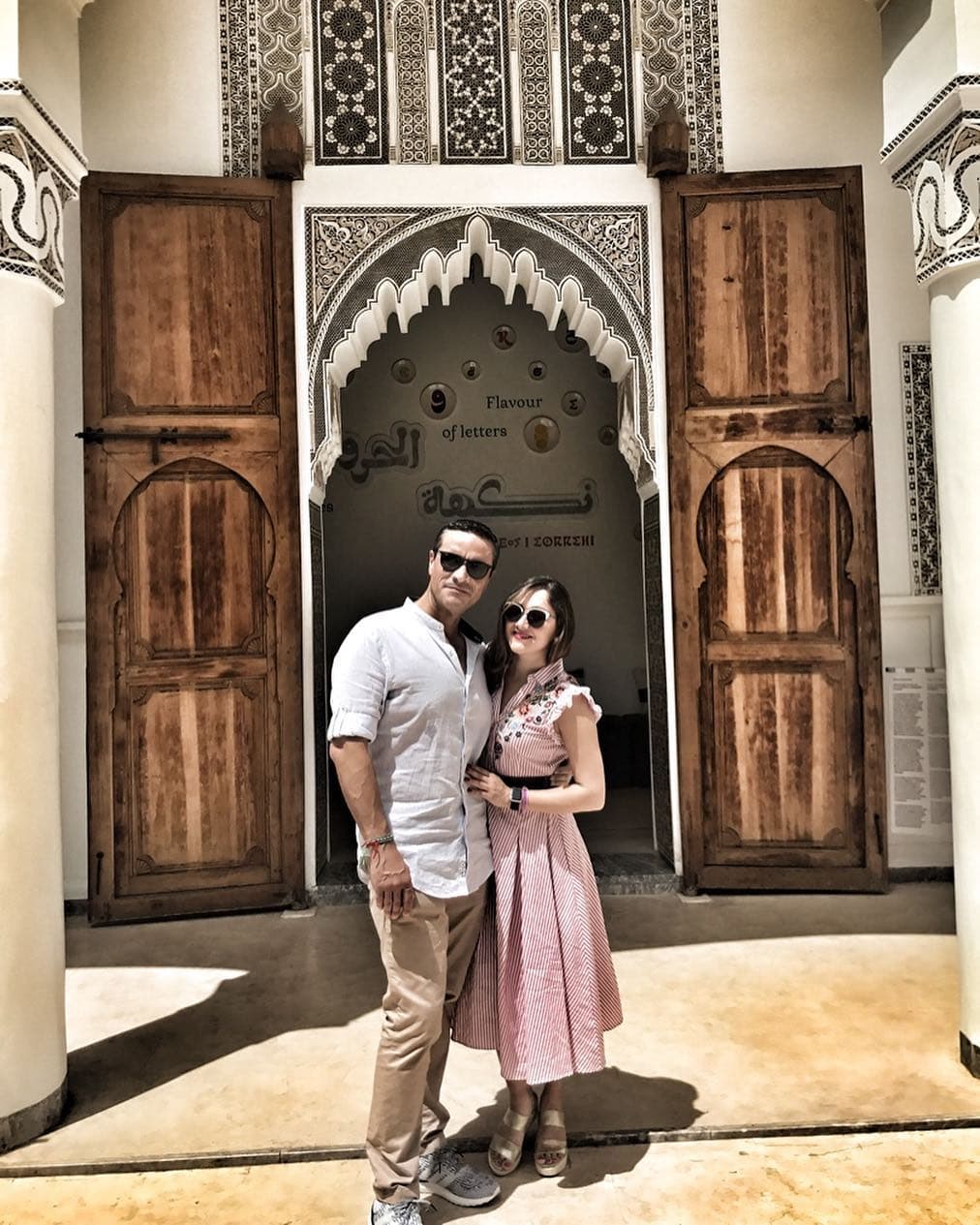 "Hay quien no reconoce la felicidad ni aunque esté sentado en ella. Para mi la felicidad es que continúan las risas! Te amo @sherlyny", así se lee a Paco Zea, quien nunca antes se había visto tan enamorado como ahora.