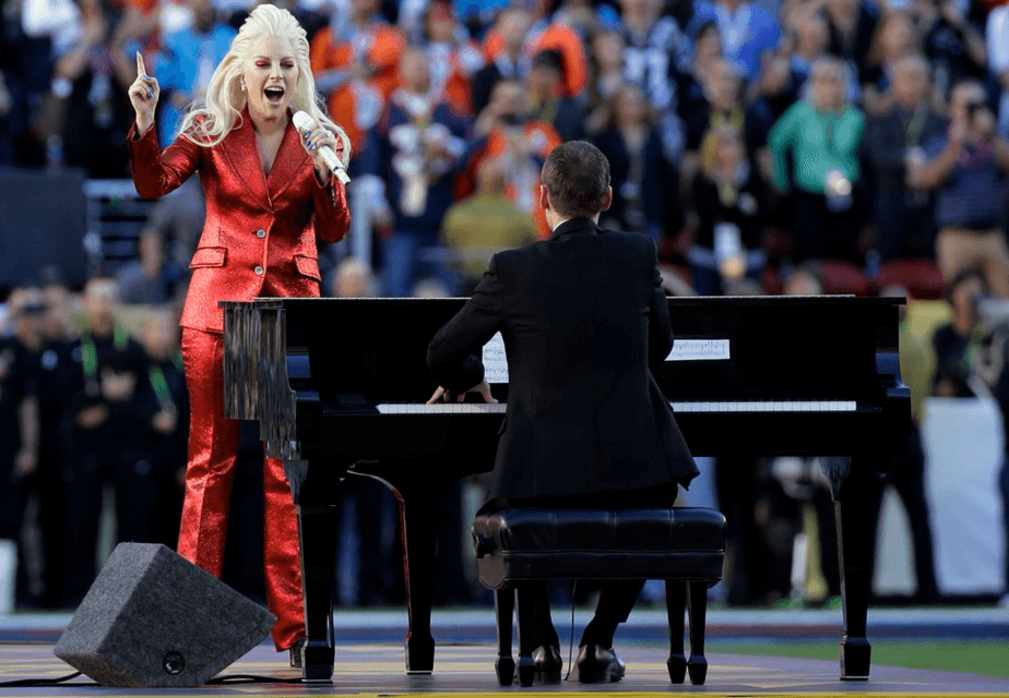 El tono era muy intenso, que a ella y su tono de piel, la hacían lucir maravillosa.