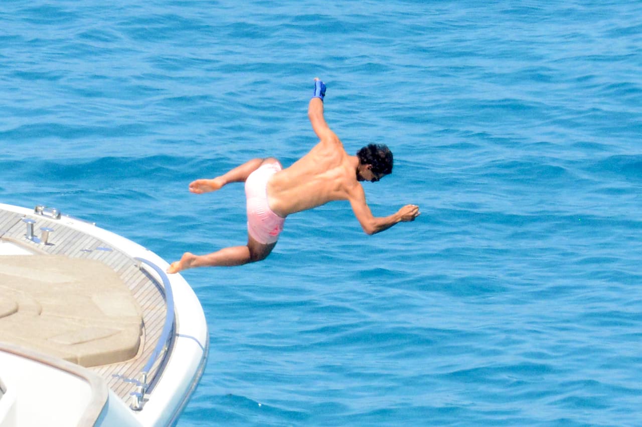 ¡Oh nooo! ¿Se resbaló con una banana el tenista?