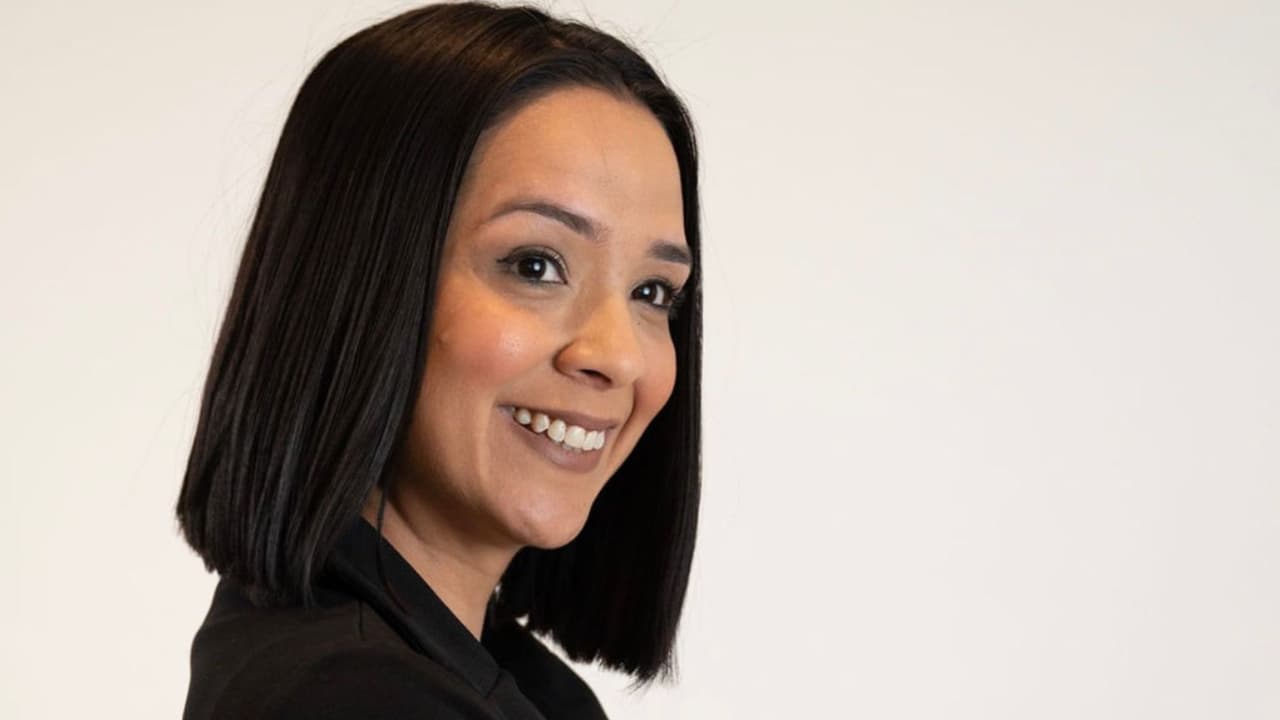 Everlyn fundó una empresa que ofrece una amplia gama de servicios financieros y contables a la comunidad hispana.