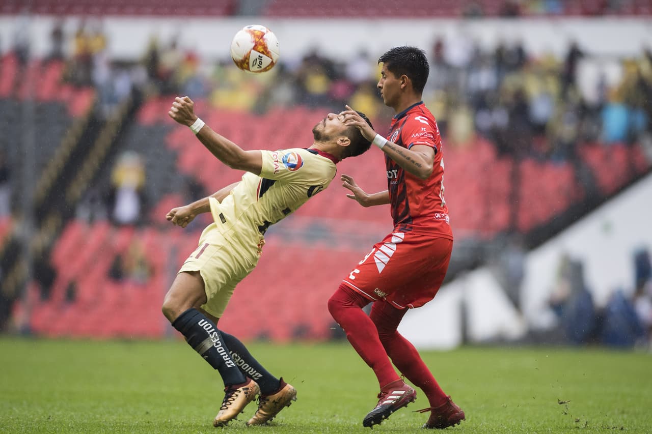 América lució dominador en el encuentro, pero tuvo que esperar hasta el remate del primer tiempo para reflejar eso en el marcador.