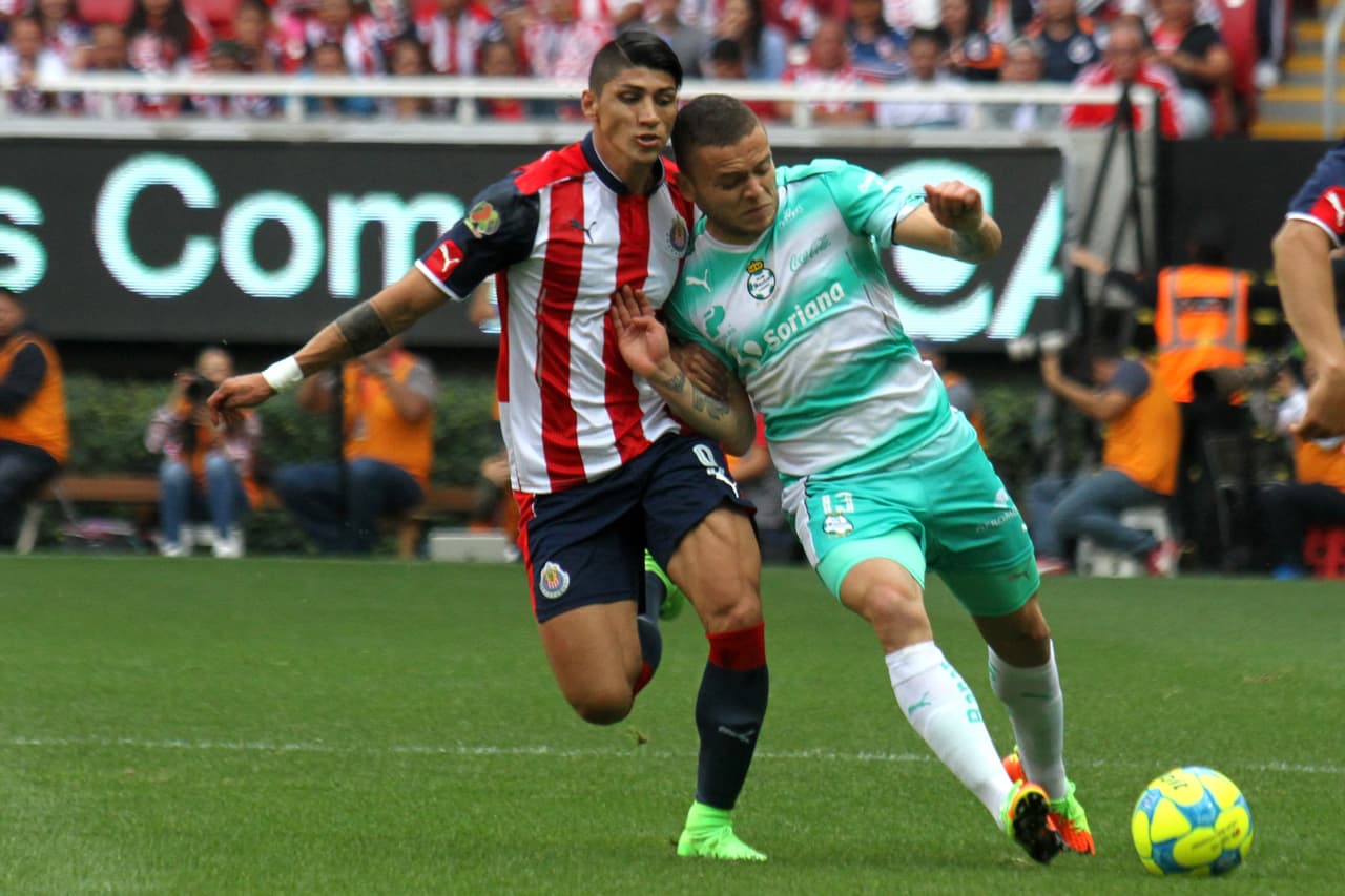Alan Pulido ya lleva más de 400 minutos sin gol. ¿Podemos hablar de sequía goleadora?