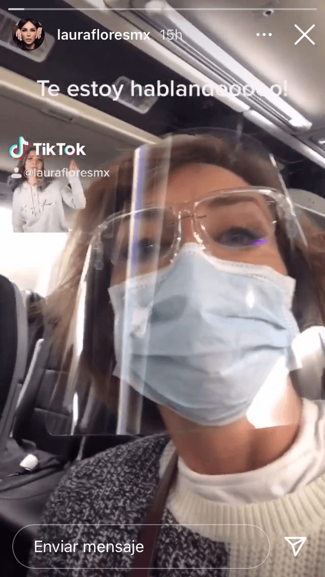 La boda ocurrió horas antes de un importante viaje. Por la noche, la actriz, quien reside en Florida, publicó un video desde el interior de un avión. 
<br>