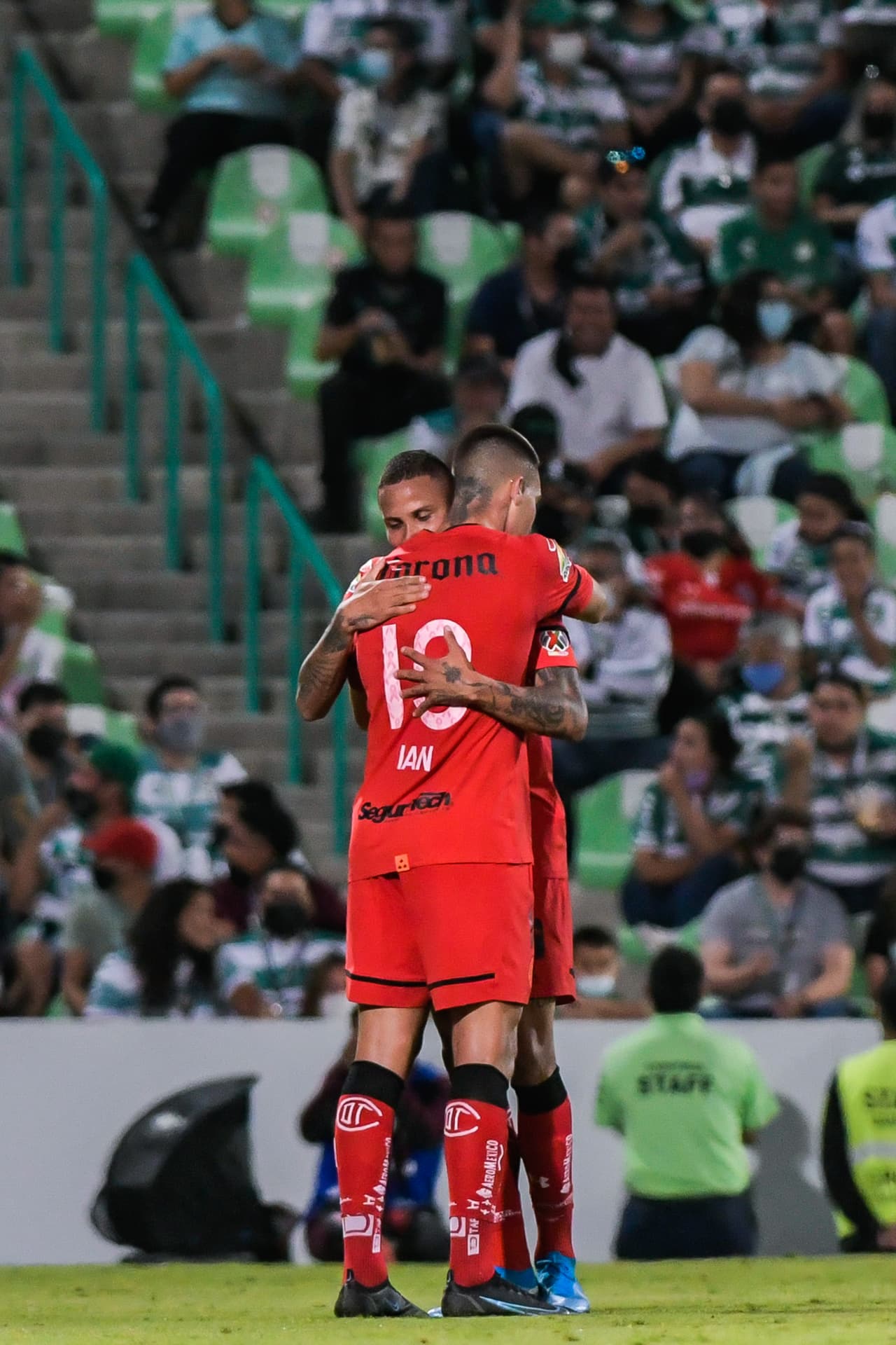 El 'Puma' Chávez festejaba el gol del empate parcial 1-1