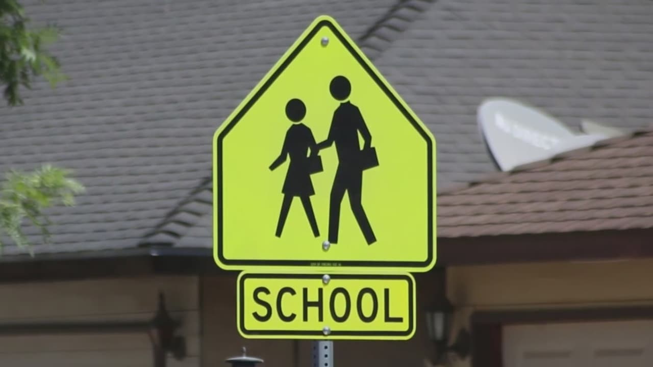 Distrito Escolar de Fresno lanza app para monitorear ubicación y ruta de los autobuses escolares