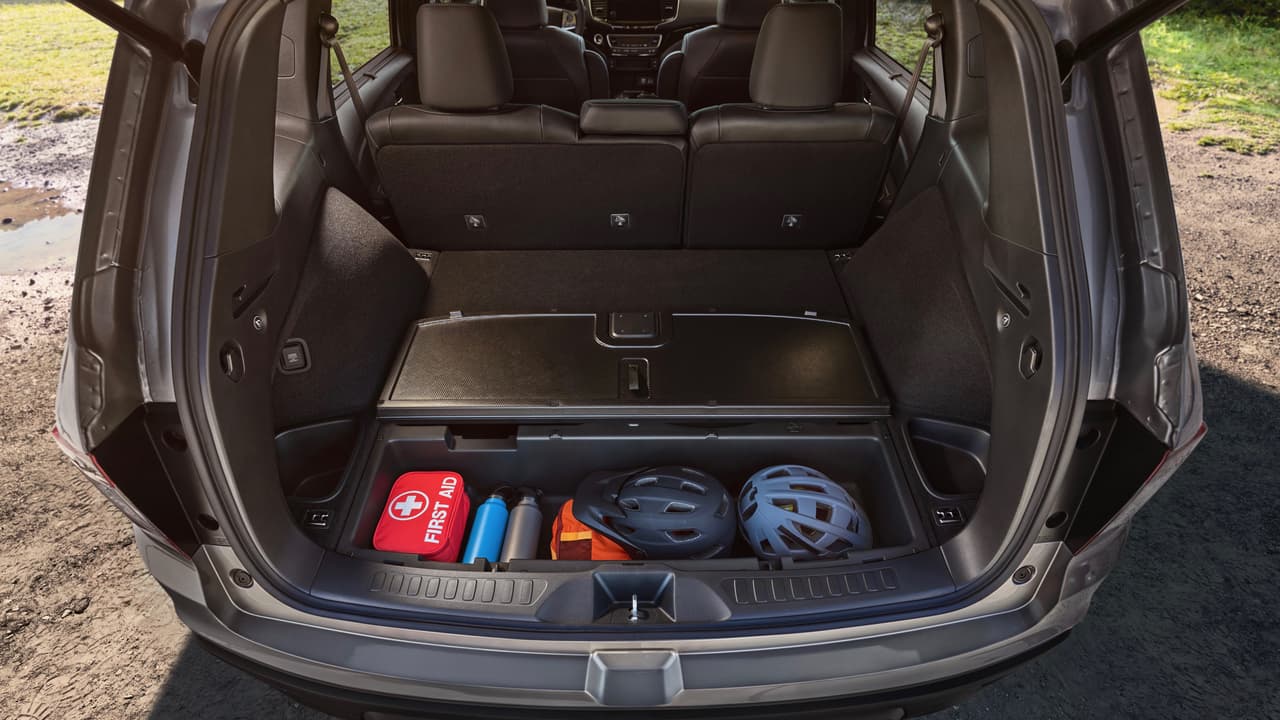 La Honda Passport también ofrece 
<b>2.5 pies cúbicos de espacio debajo del piso del área de carga</b>, algo muy útil para esconder objetos por estar sucios o por cualquier otro motivo que se le ocurra a su dueño.