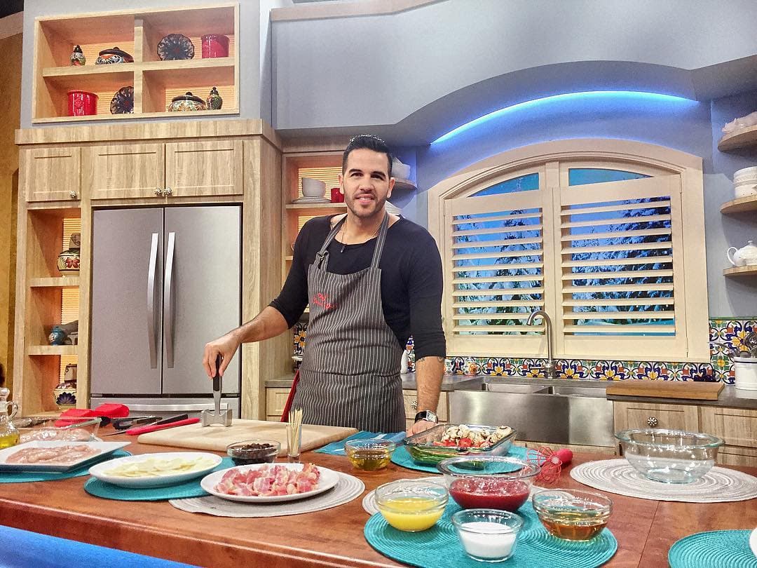 Jesús Díaz, mejor conocido como chef Yisus, ha conquistado el paladar de sus compañeros e invitados durante más de dos años.