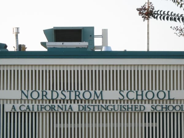 Alertan sobre posible caso de norovirus en la escuela primaria Nordstrom en el sur de la Bahía