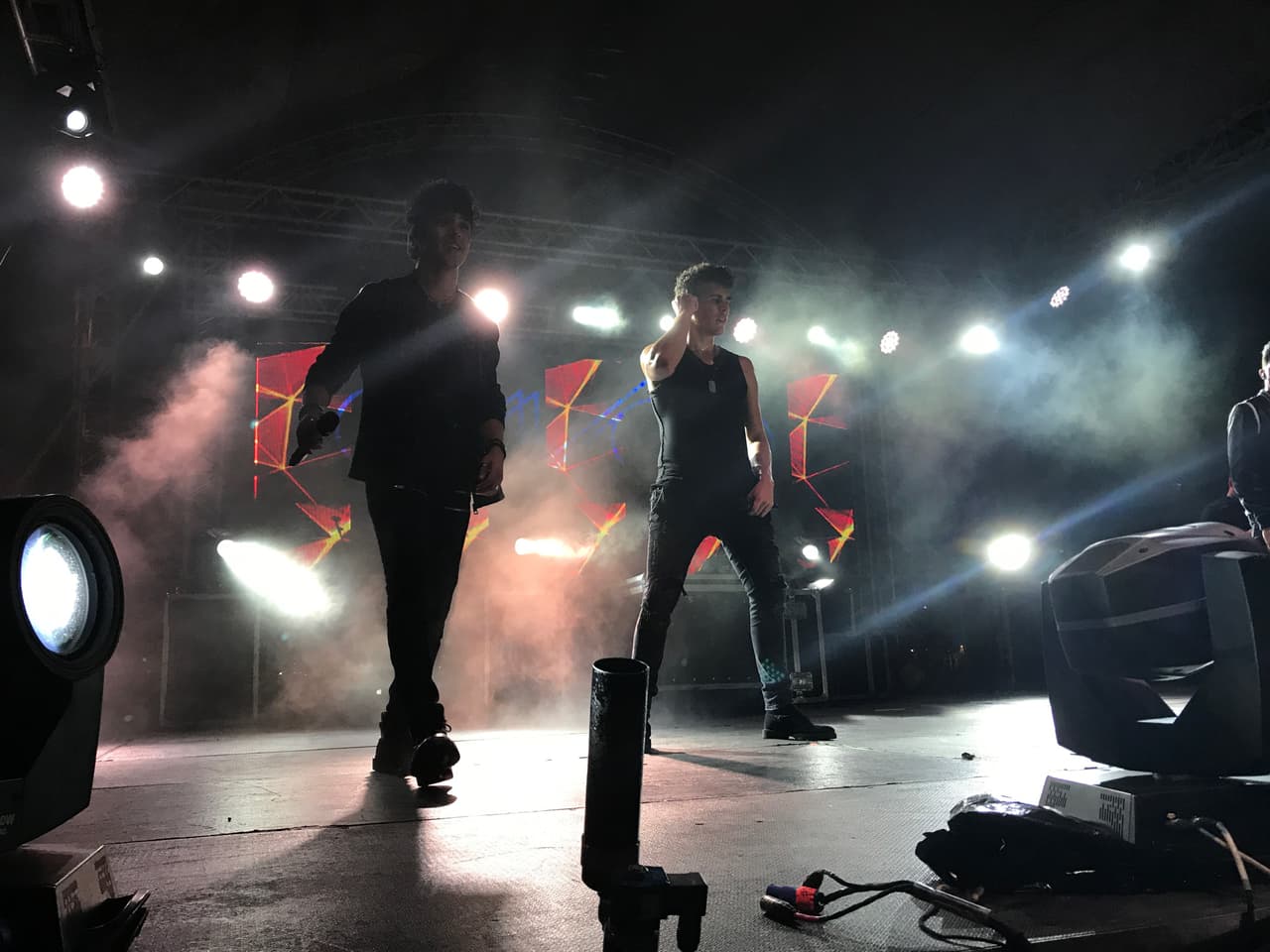 CNCO creó un pandemonio durante su presentación en el KQ Sunset.