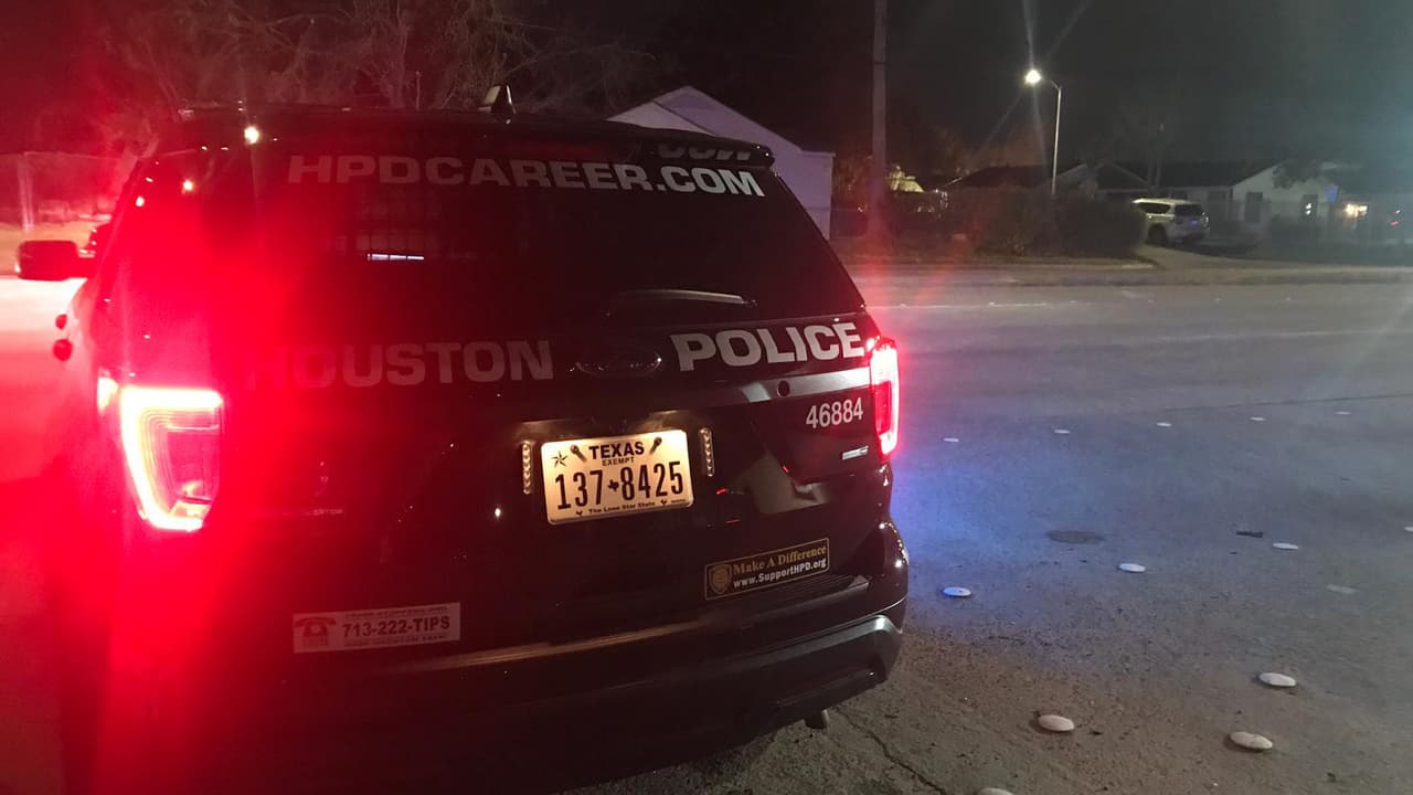 Policía de Houston reporta la muerte de un hombre por presunta exposición al frío