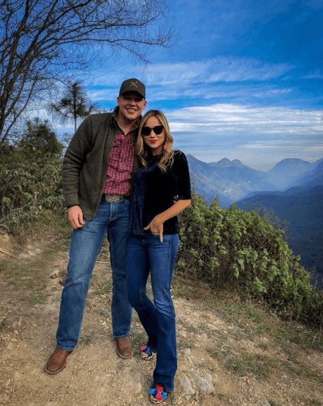 El 21 de enero Leandro compartió con sus seguidores esta foto a la que agregó: "Siempre buscando el lugar perfecto para disfrutar nuestro amor. Celebrando el primer año de matrimonio, te amo Ely Muerrita".