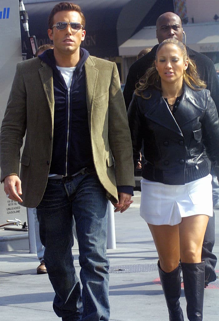 De acuerdo con Insider, López y Affleck comenzaron su primera relación amorosa en 2002, luego de que ella finalizara su matrimonio con el bailarín Cris Judd.
<br>