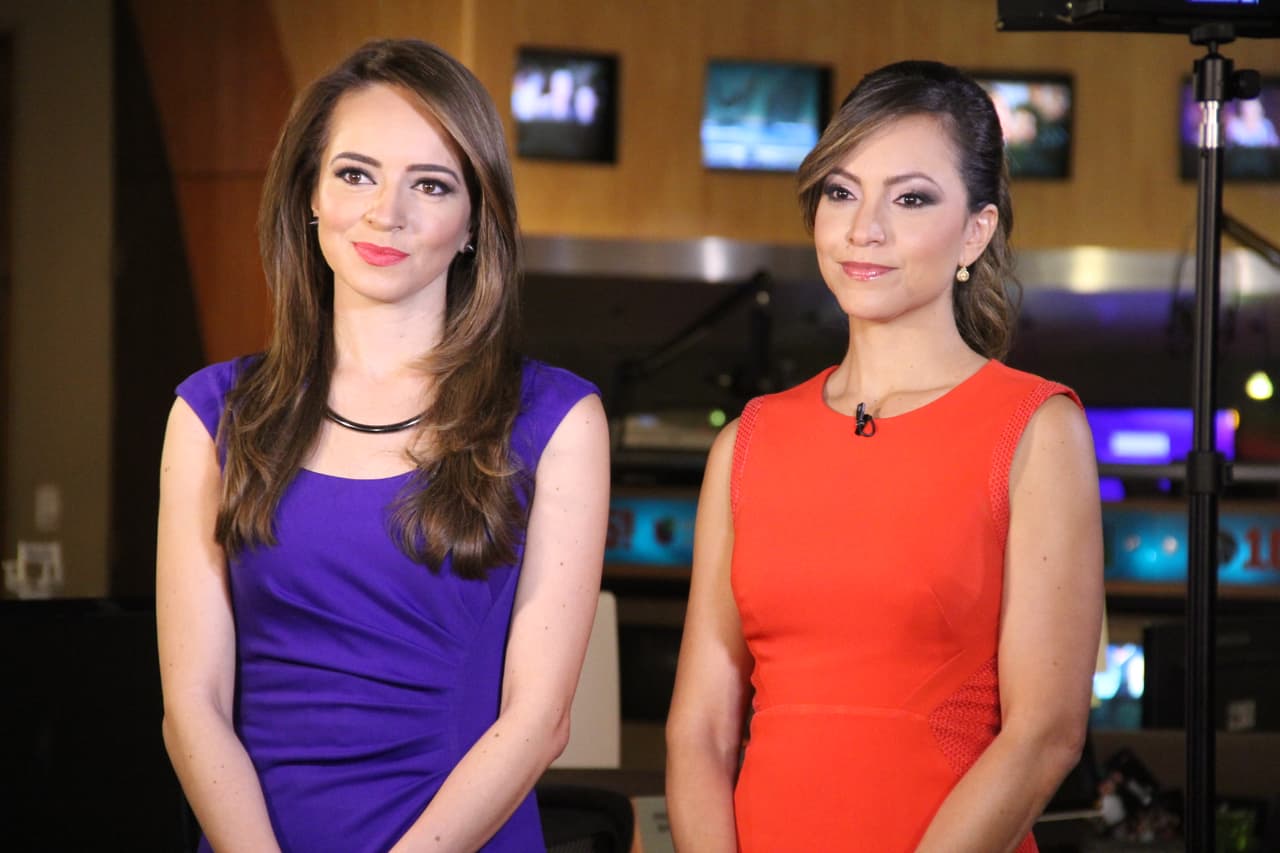 La talentosa y carismática periodista de Univisión, Satcha Pretto, visitó Phoenix para apoyar la campaña multimedia #QuieroAprender de Univisión y el XQ Institute, la cual cuyo propósito es animar a los estudiantes hispanos y a sus familias a exigir educación de excelencia en las escuelas, que prepare a los jóvenes para un futuro de éxito. Durante su visita a Phoenix, Pretto visitó los estudios de Univisión Arizona donde compartió con el equipo de noticias local, incluyendo la presentadora de noticia Heidi Renpenning.