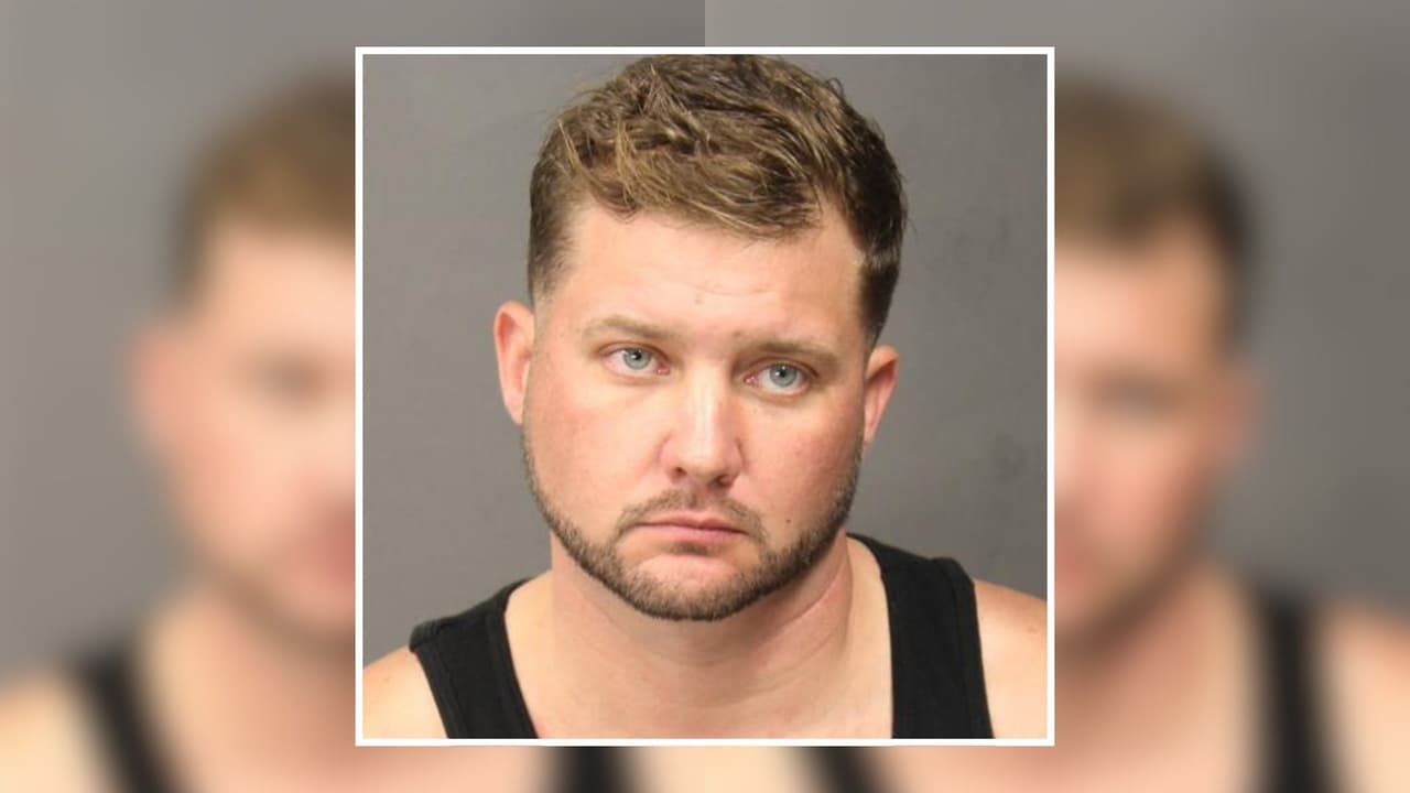 Arrestan en Baytown a sospechoso que intentaba reunirse con adolescente en una escuela para tener relaciones sexuales