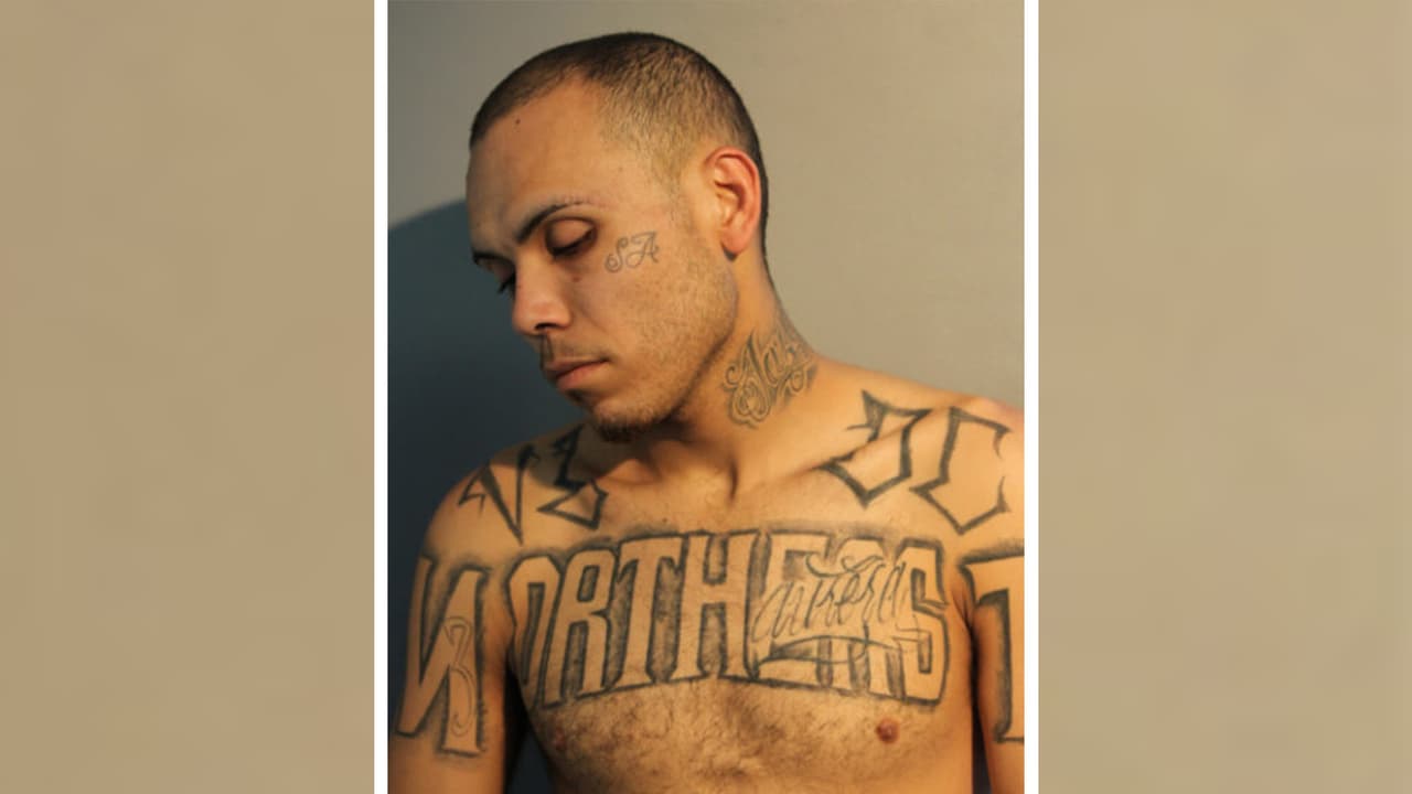 Presentan 10 cargos criminales a un hombre de Chicago