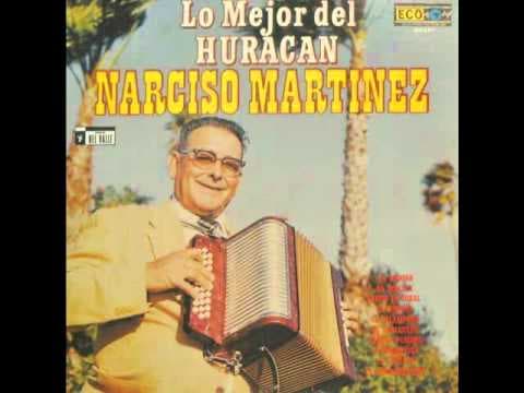 Otro de los pioneros del acordeón norteño, fue sin duda el músico tejano Narciso Martínez, mejor conocido como 'El Huracán del Valle' allá por los años 30. Fue pionero de los conjuntos tejanos que incluye acordeón, bajo sexto y contrabajo, similar a los conjuntos norteños de México.
