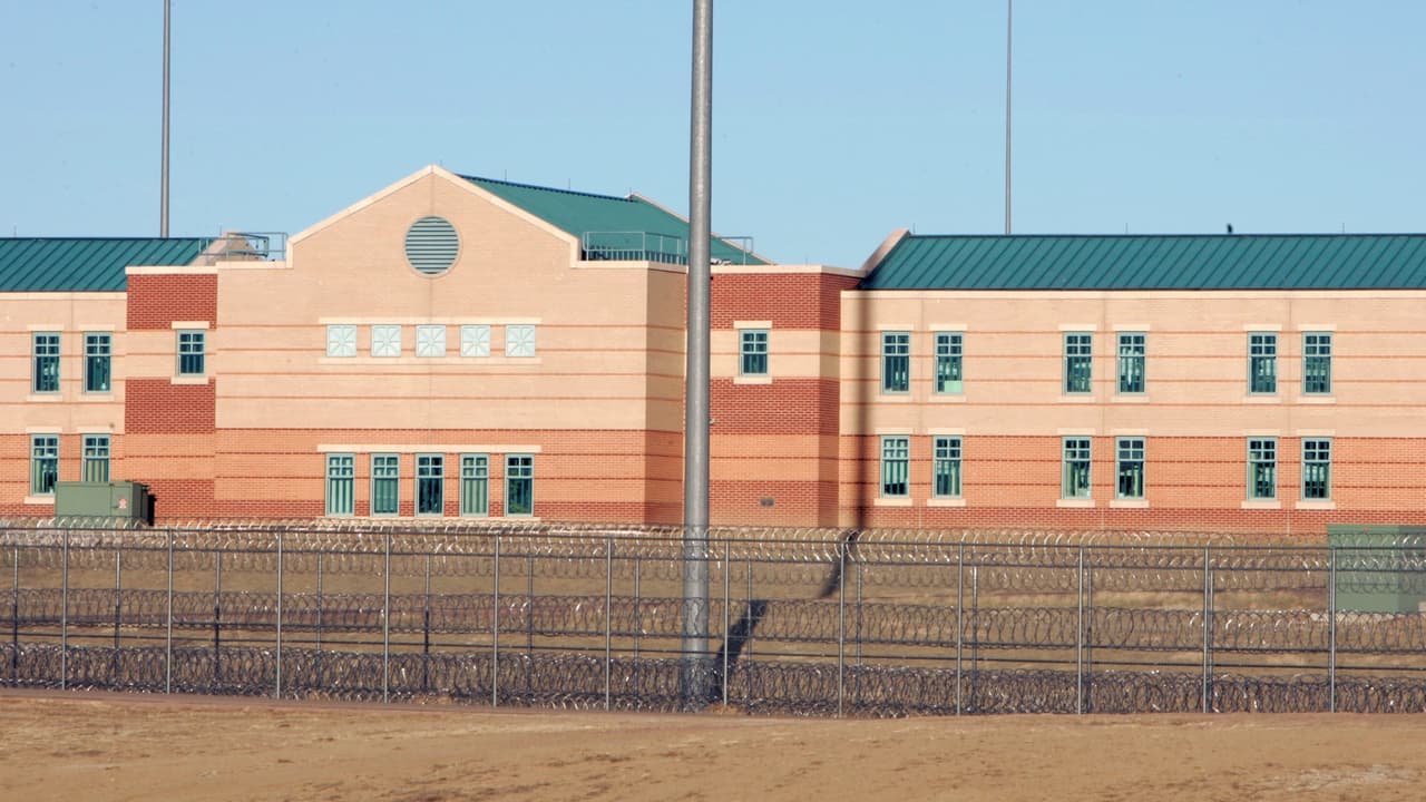 La prisión de la que nadie se fuga: este es el penal al que posiblemente llegue ‘El Chapo’