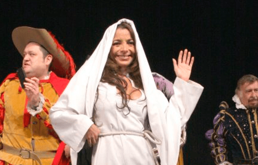 La última actuación pública de Pilar Montenegro fue interpretando a Inés en la obra 'El comitenorio', que subió a escena en octubre 2013 en México.