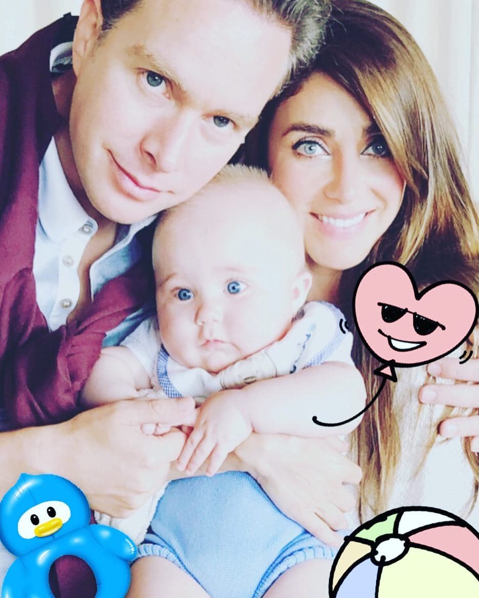 En la actualidad 
<b><a href="http://www.univision.com/temas/anahi">Anahí</a></b> ha formado una bella familia, teniendo a un esposo y un hijo que la aman con todo el corazón. ¿Crees que alguna de estas famosas vuelva a ser mamá muy pronto?