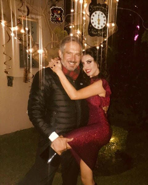 La semana pasada, Lu contó al show 'De primera mano' que una de las claves para que su matrimonio con De la Torre tenga más de una década es que "
<b><a href="https://www.univision.com/shows/hoy/conoce-el-album-familiar-de-arath-de-la-torre-y-su-secreto-mas-intimo-sobre-una-nueva-posibilidad-de-ser-papa-video" target="_blank">tienes que tener ganas</a></b> y nosotros siempre tenemos ganas de estar siempre juntos".
<br>